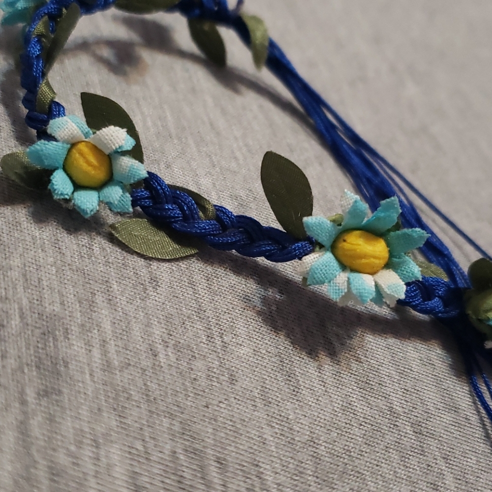 🔴 🆓️ FREE* Handmade Flower Bracelet 🔴 - Picture 3 of 8